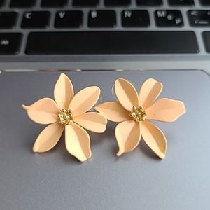 Flower earrings